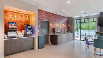 Free daily continental breakfast