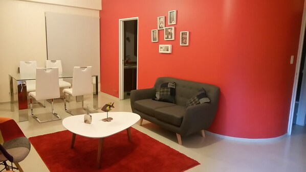Premium Apartment, 2 Bedrooms, Garden Area | Living area