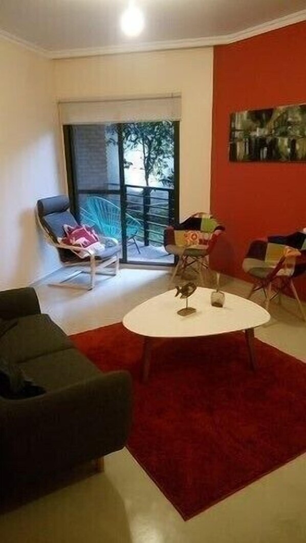 Premium Apartment, 2 Bedrooms, Garden Area | Living area