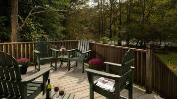 1 bedroom, premium bedding, pillowtop beds, individually decorated