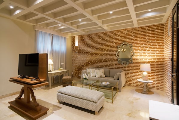 Suite, 1 King Bed | Living room