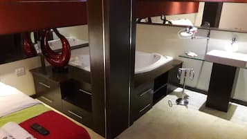 Loft | Jetted bathtub