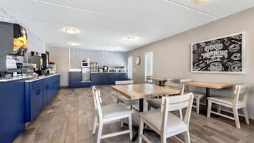 Free daily buffet breakfast