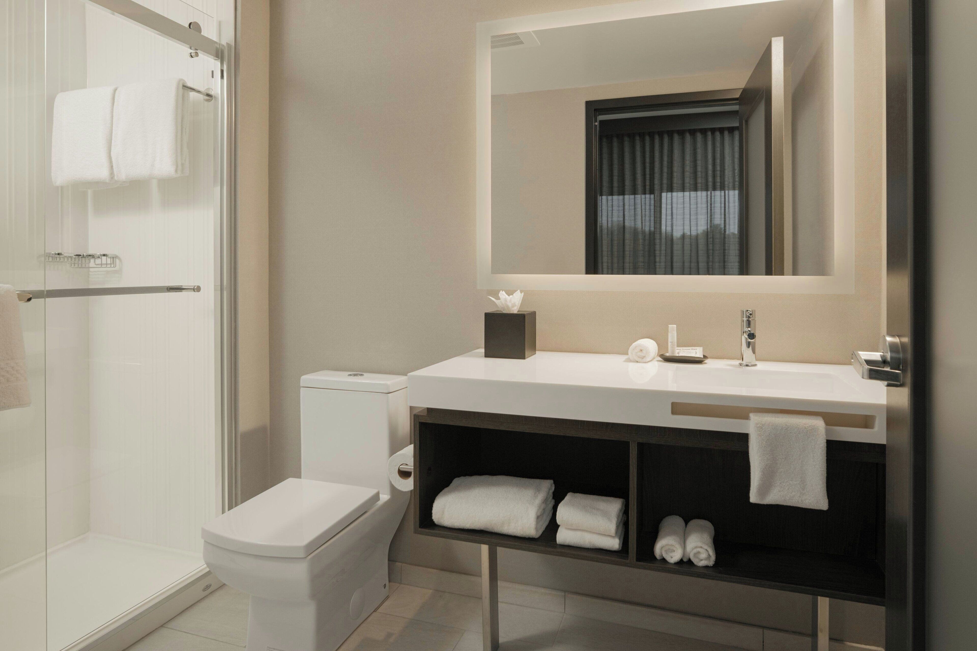 suite, 1 bedroom, balcony | 1 bedroom, premium bedding, in-room safe, desk