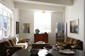 Living room - City Central Luxury in Britomart (Auckland)