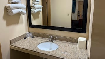 Standard Room, 2 Queen Beds | Bathroom | Combined shower/tub, towels