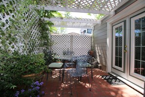 Prospector Room - Pet Friendly | 테라스/파티오