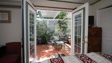 Prospector Room - Pet Friendly | Premium bedding, individually decorated, individually furnished