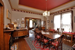 Interior detail - Bradford Place Inn & Gardens (Sonora)