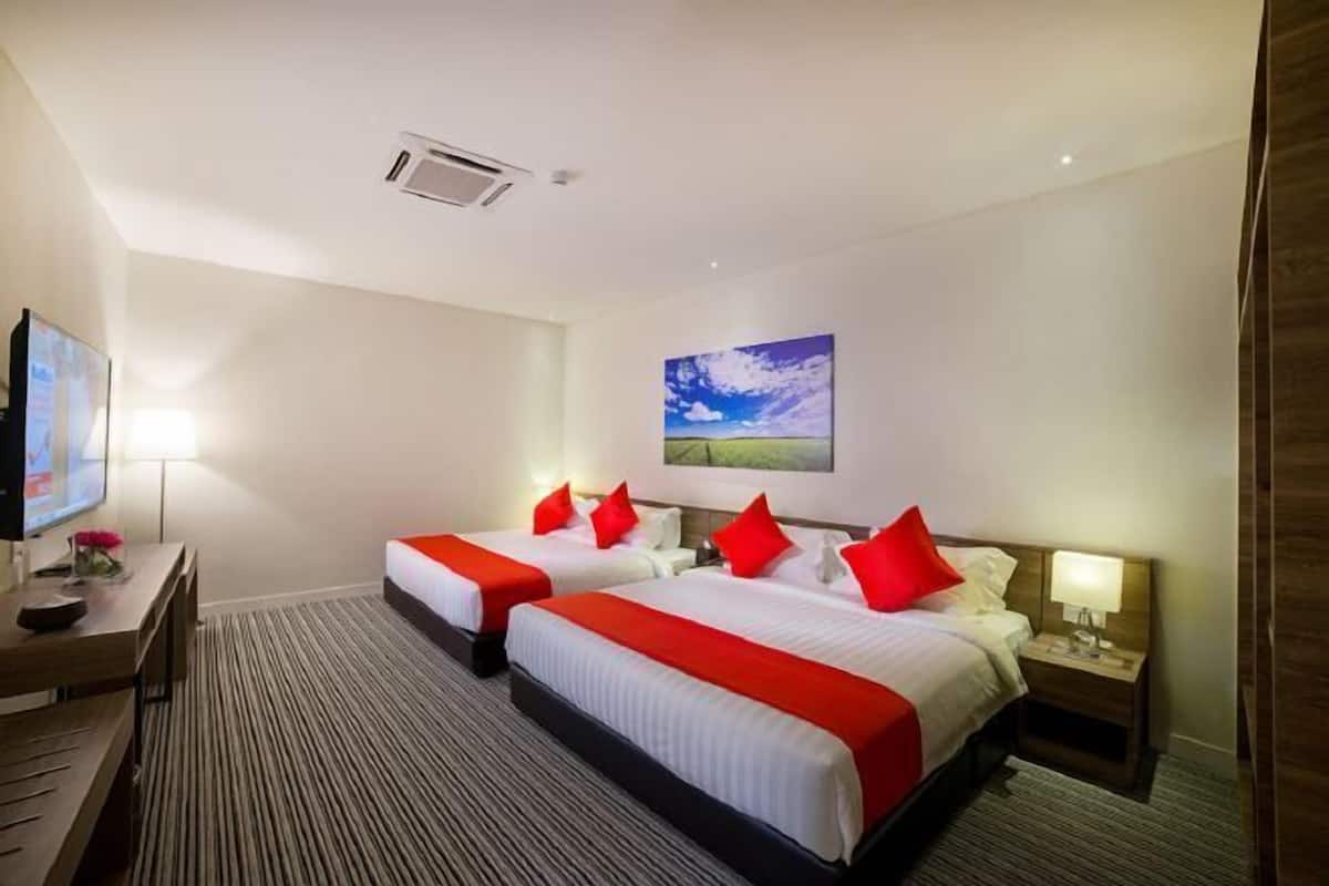 In-room safe, desk, free WiFi, bed sheets