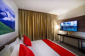 Cofres nos quartos, escrivaninha, Wi-Fi de cortesia, roupa de cama
