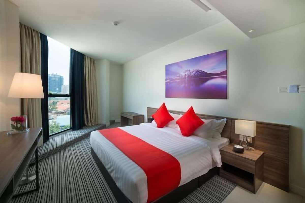 In-room safe, desk, free WiFi, bed sheets