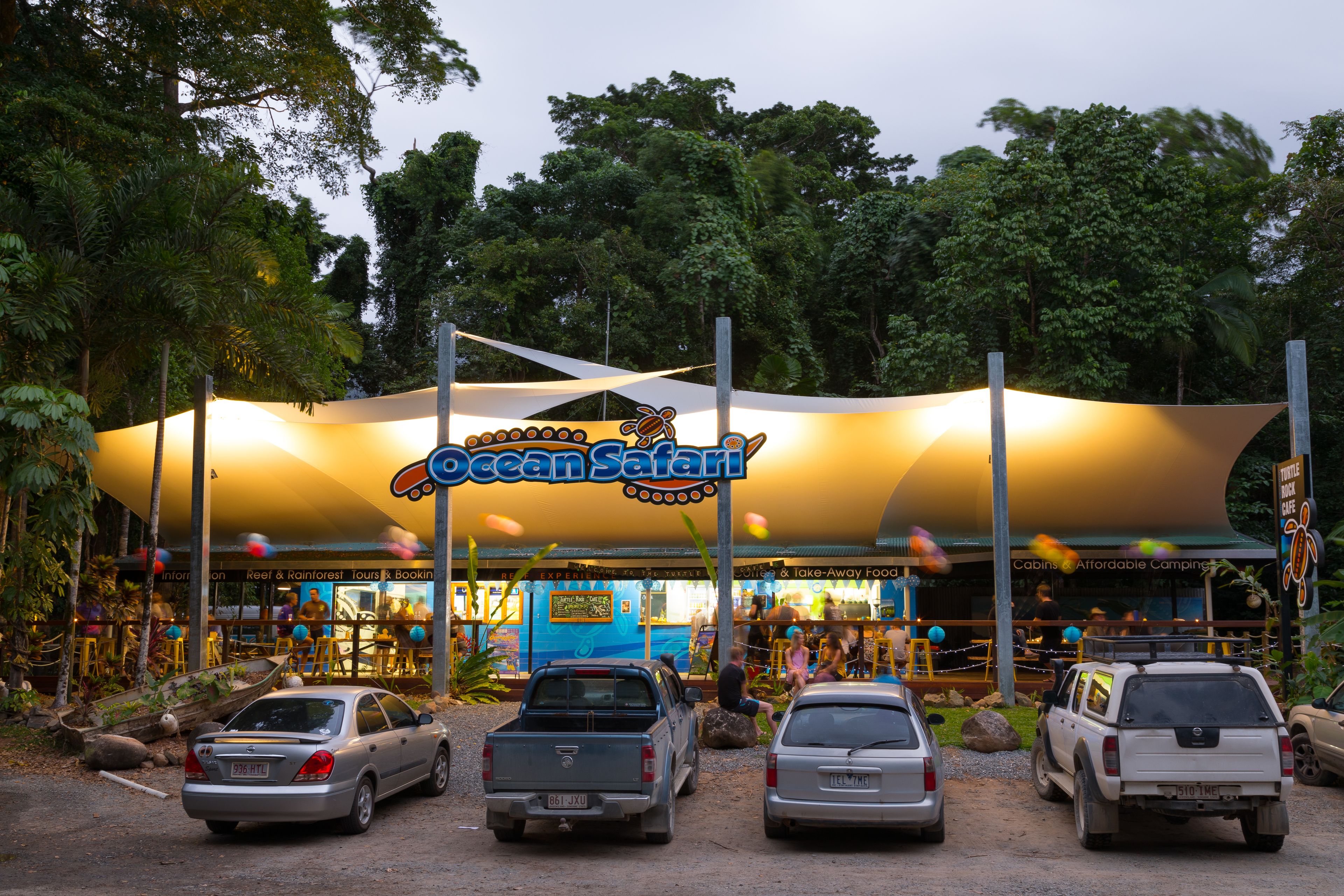 A safari-themed building with a sign reading "Ocean Safari".