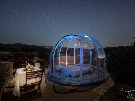 1 bedroom, premium bedding, down comforters, pillowtop beds