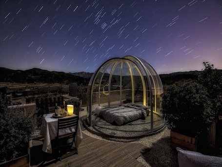 1 habitación, ropa de cama de alta calidad y cubrecamas . El Pao