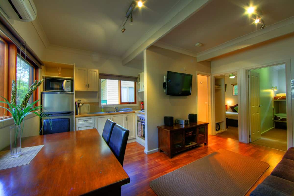 Wombat Lodge | Living room | Flat-screen TV