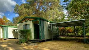 小屋 (1 Double, 1 Tri-Bunk) | 客房景观