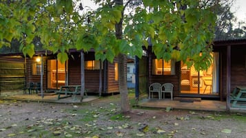 Standard-Bungalow, Mehrere Betten | Terrasse/Patio