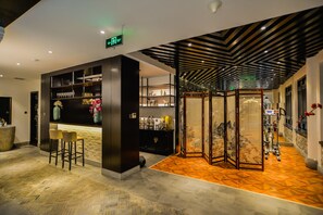 Bar (on property) - Xi'an Impression Nanhu Lake Homestay (Xi'an)