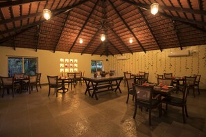 Restaurant - Dvara Siruvani (Coimbatore)