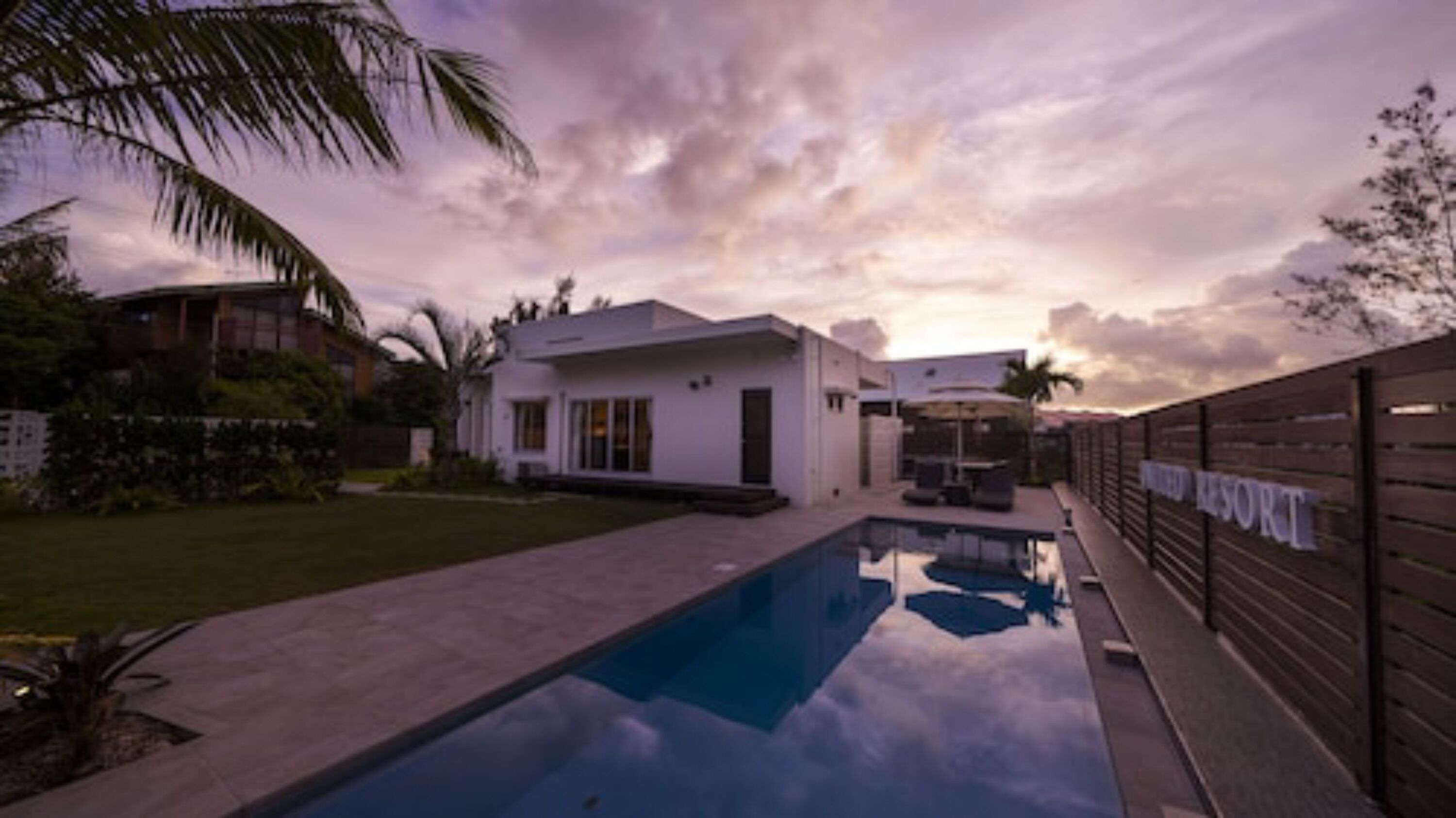 屋内プール、プール パラソル