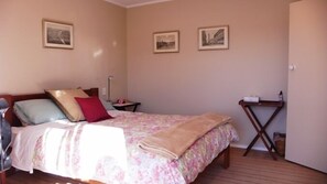 Deluxe Cottage, Garden View | 1 bedroom, premium bedding, desk, iron/ironing board