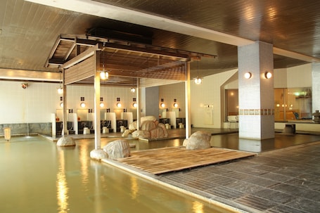 公共浴室. 十和田庄酒店