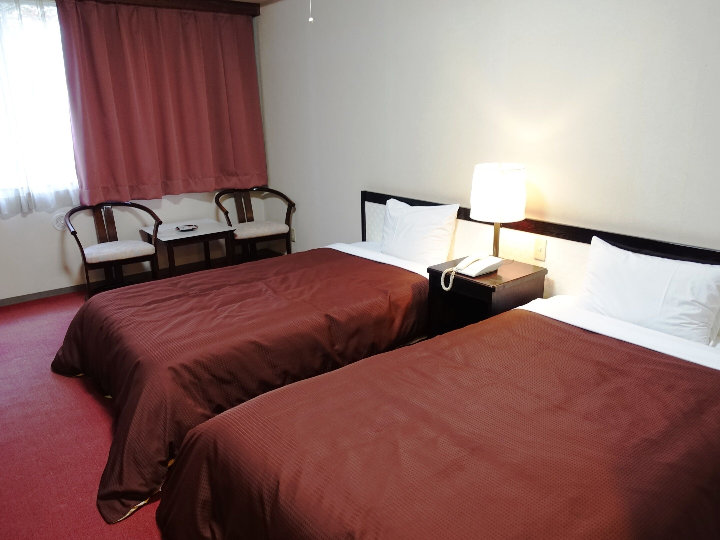 basic twin room | in-room safe, soundproofing, free wifi