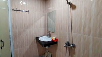 Twin Room (Air Conditioning) | Bathroom | Shower, free toiletries, towels