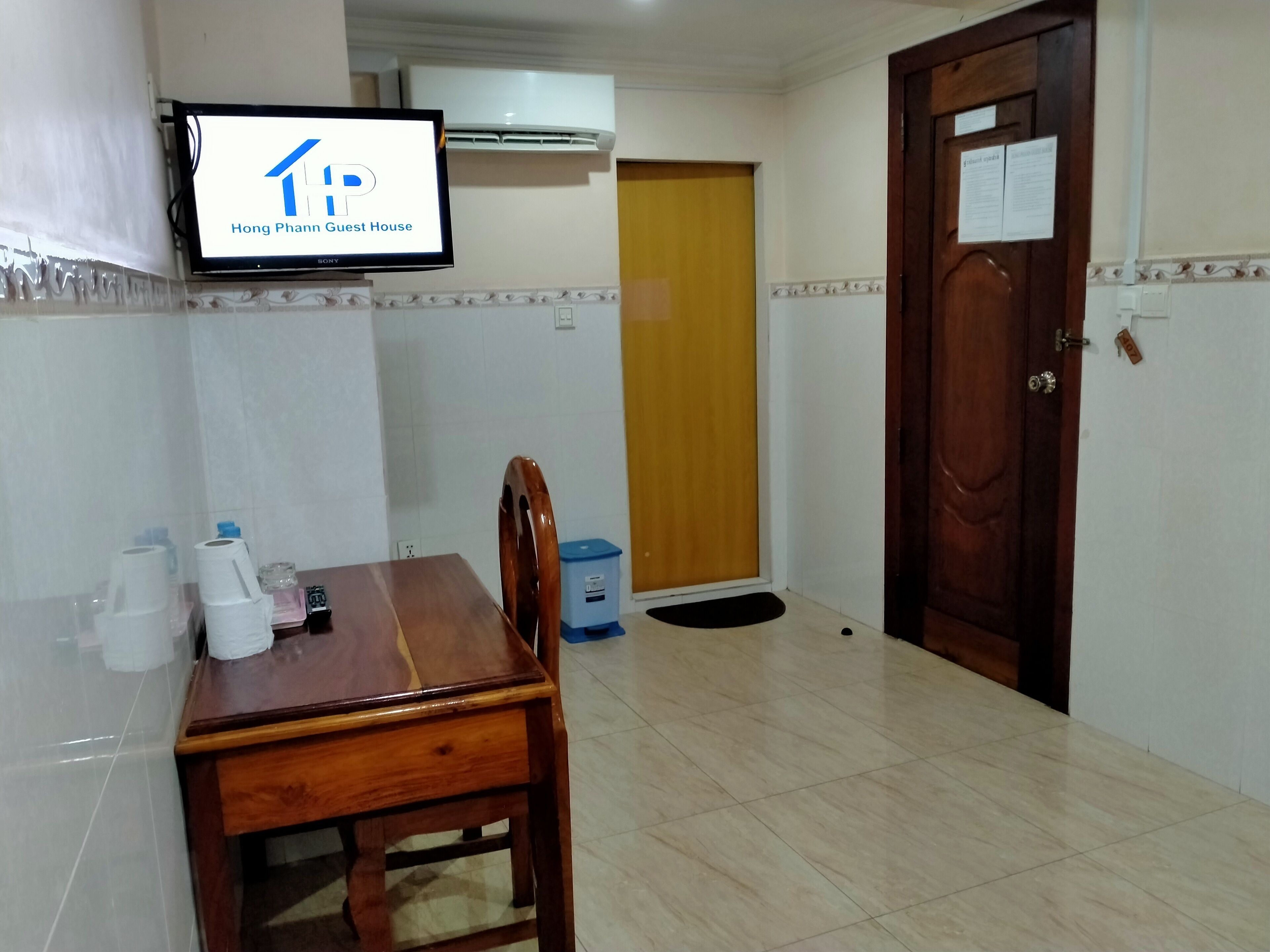 Tek Büyük Yataklı Oda (Air Conditioning) | Masa, ücretsiz kablosuz İnternet 