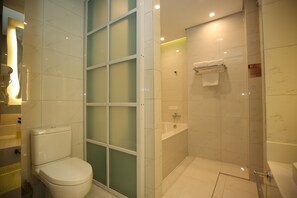 Business Suite | Bilik Mandi | Pancuran mandi, kelengkapan dandanan diri percuma, pengering rambut 