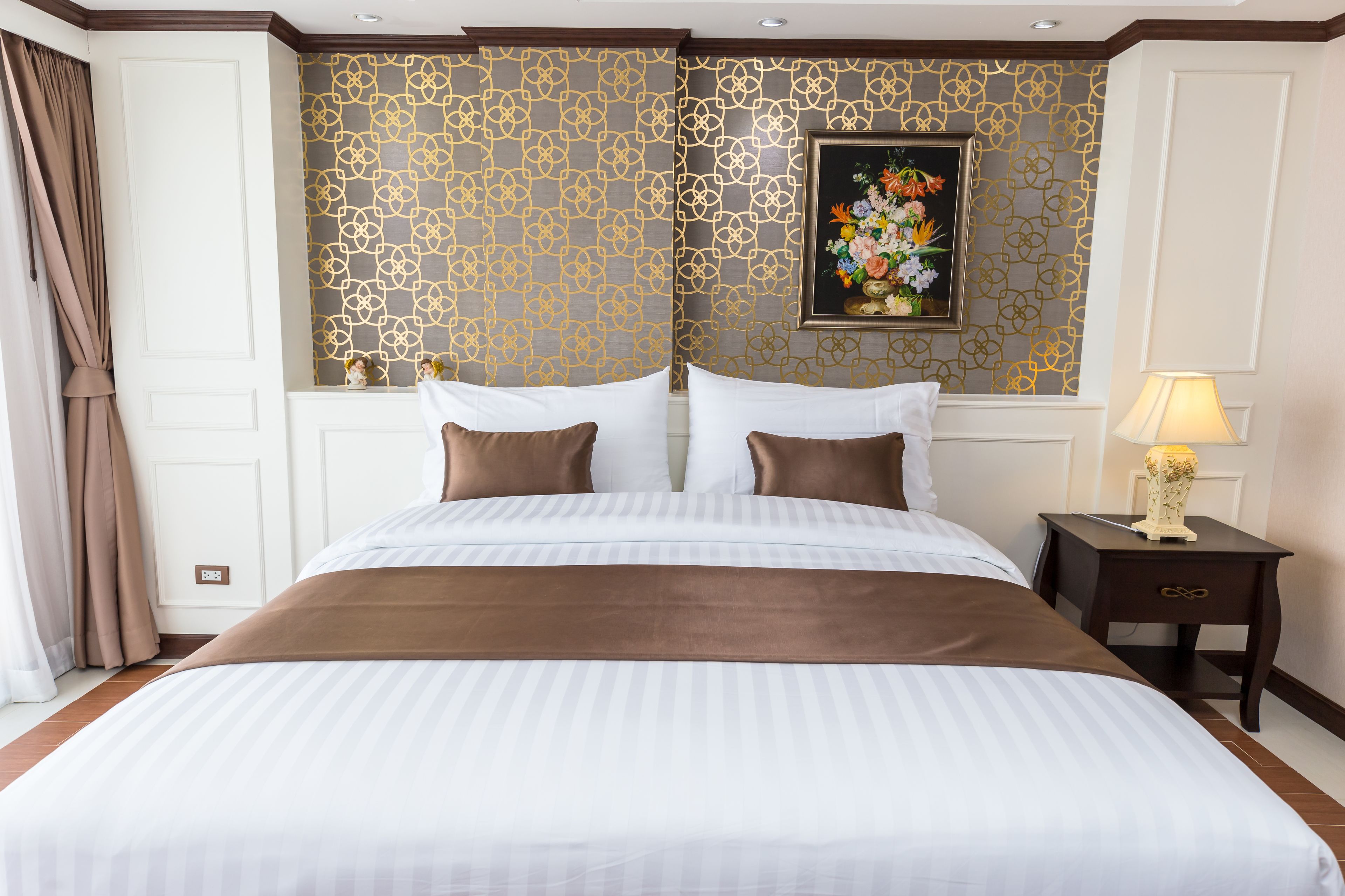 superior double room | minibar, in-room safe, blackout curtains, free wifi