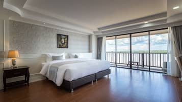 Minibar, caja de seguridad en la habitación y cortinas blackout