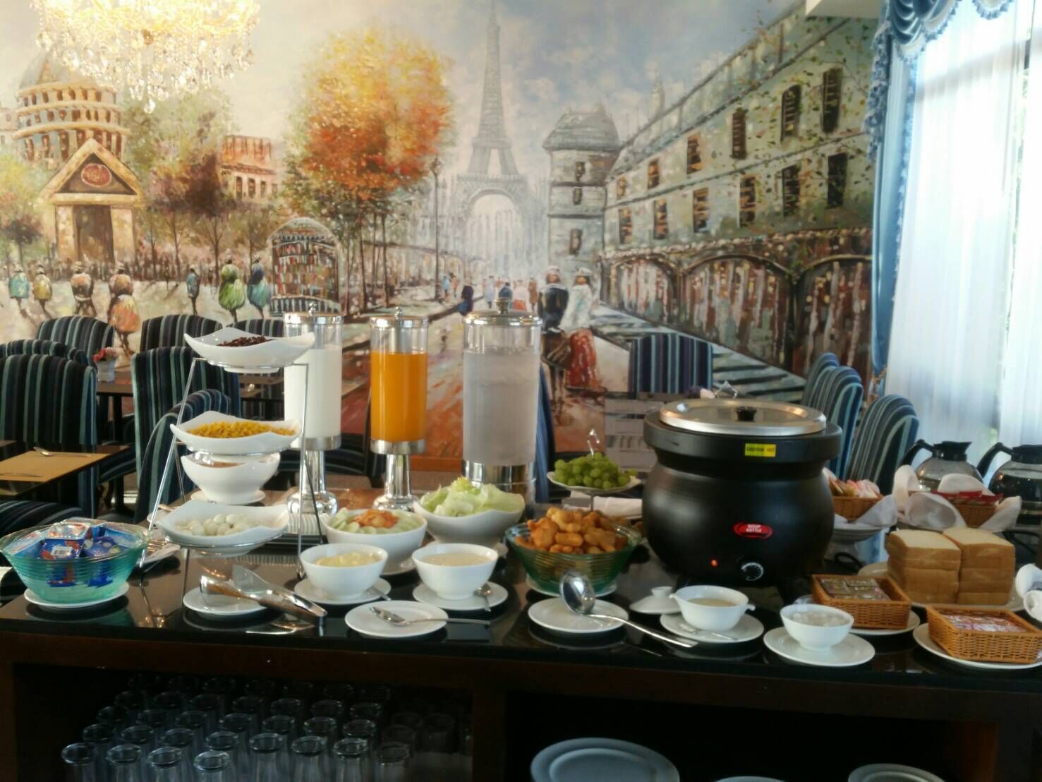 daily english breakfast (thb 350 per person)