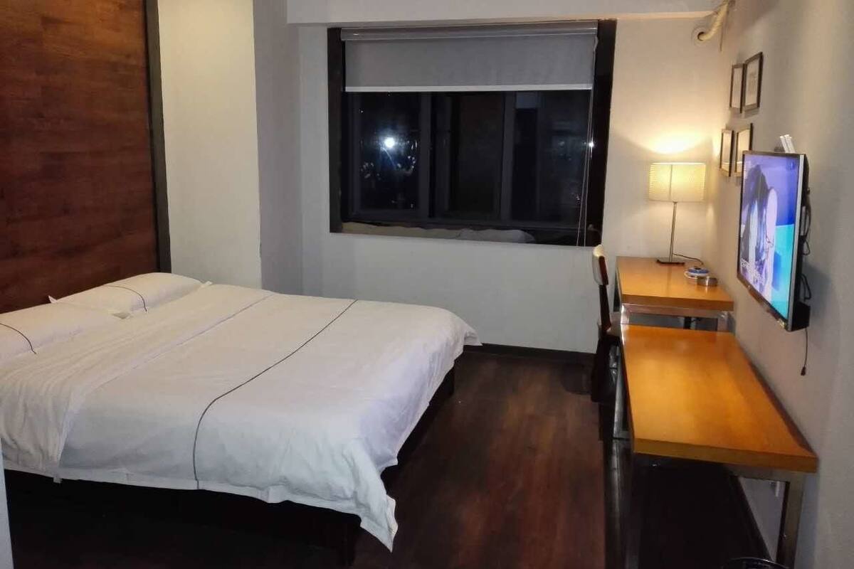 Business Oda | Masa, ücretsiz kablosuz İnternet