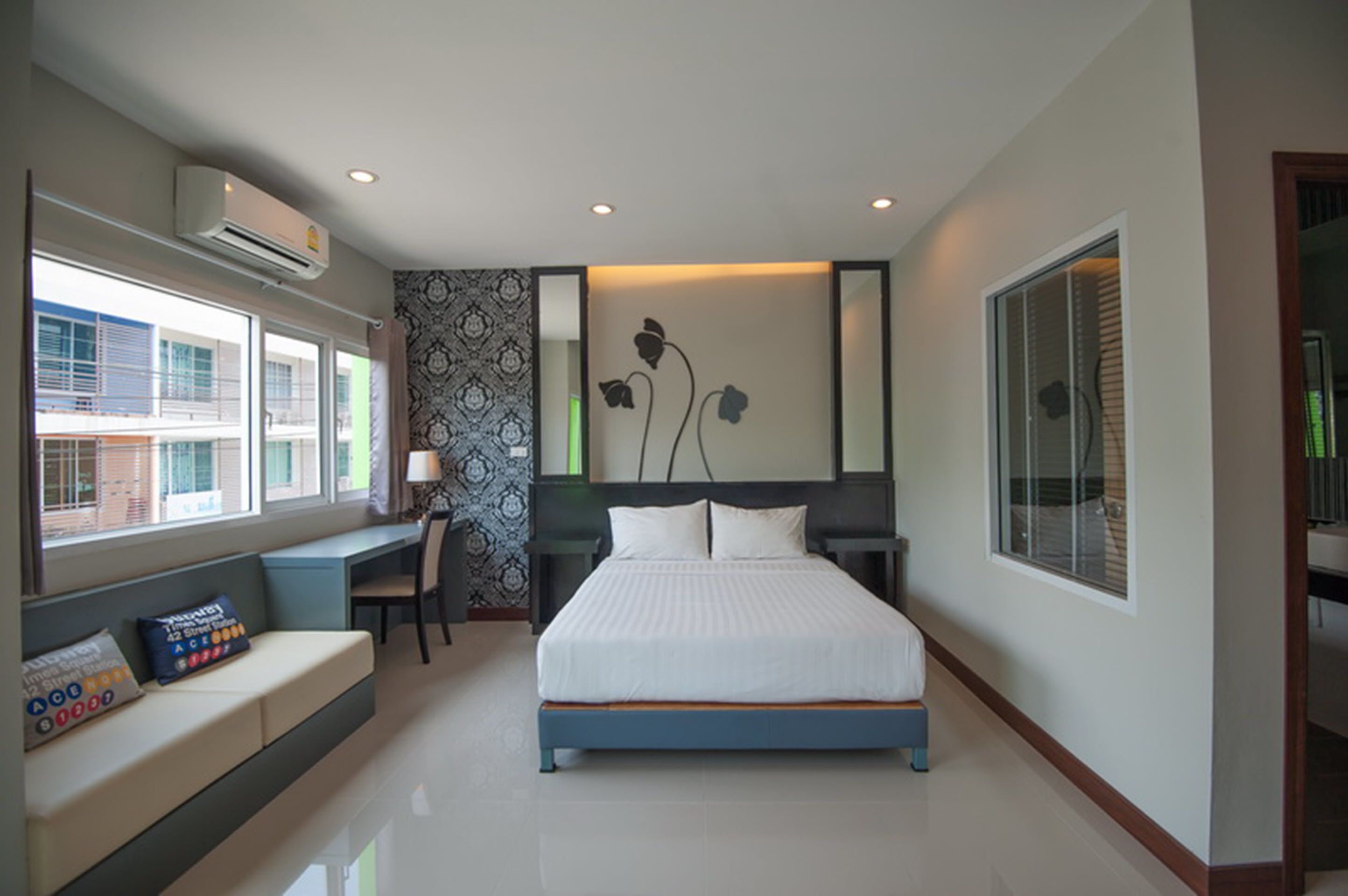 superior double | desk, iron/ironing board, free wifi