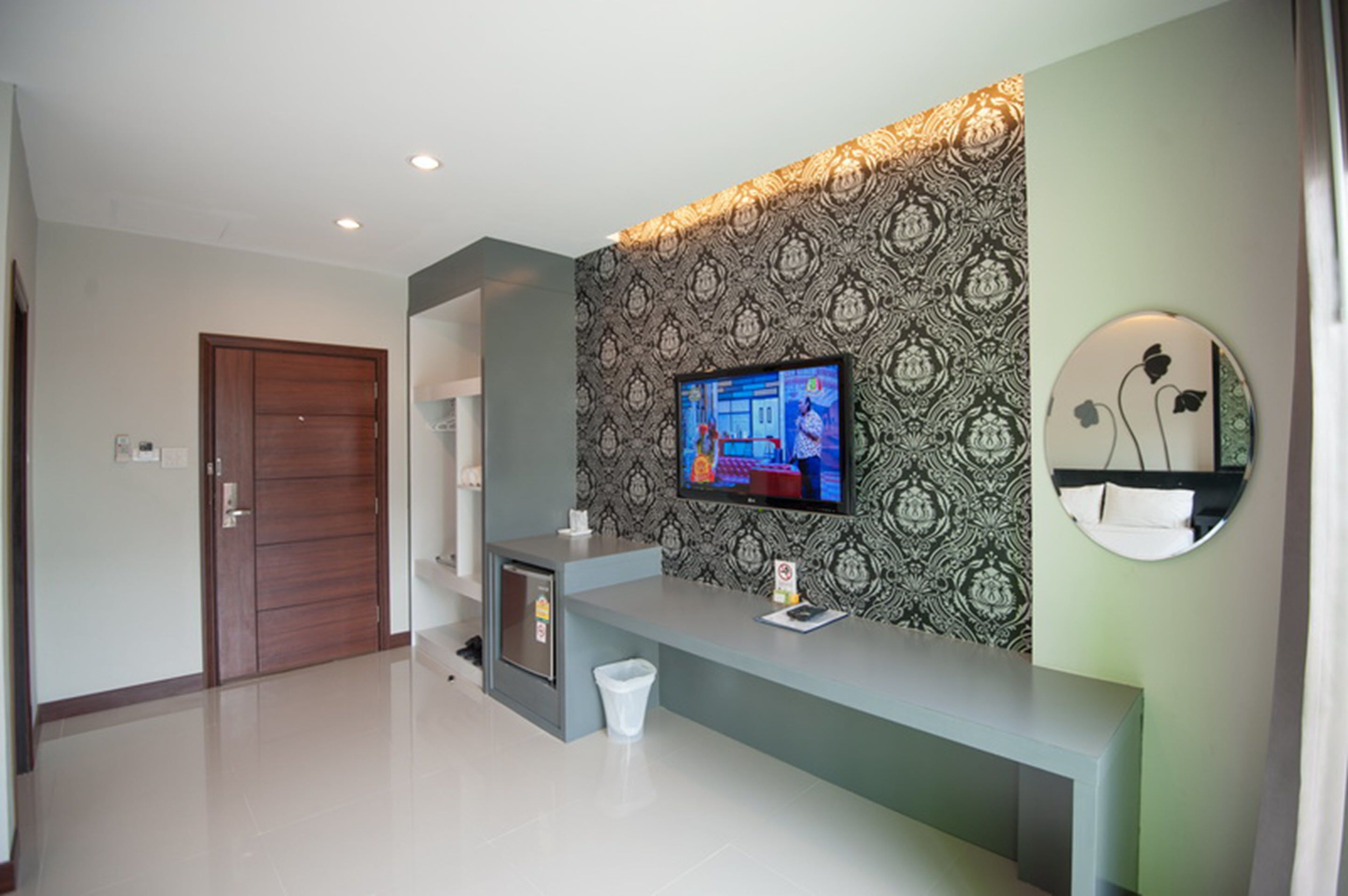 superior double | desk, iron/ironing board, free wifi