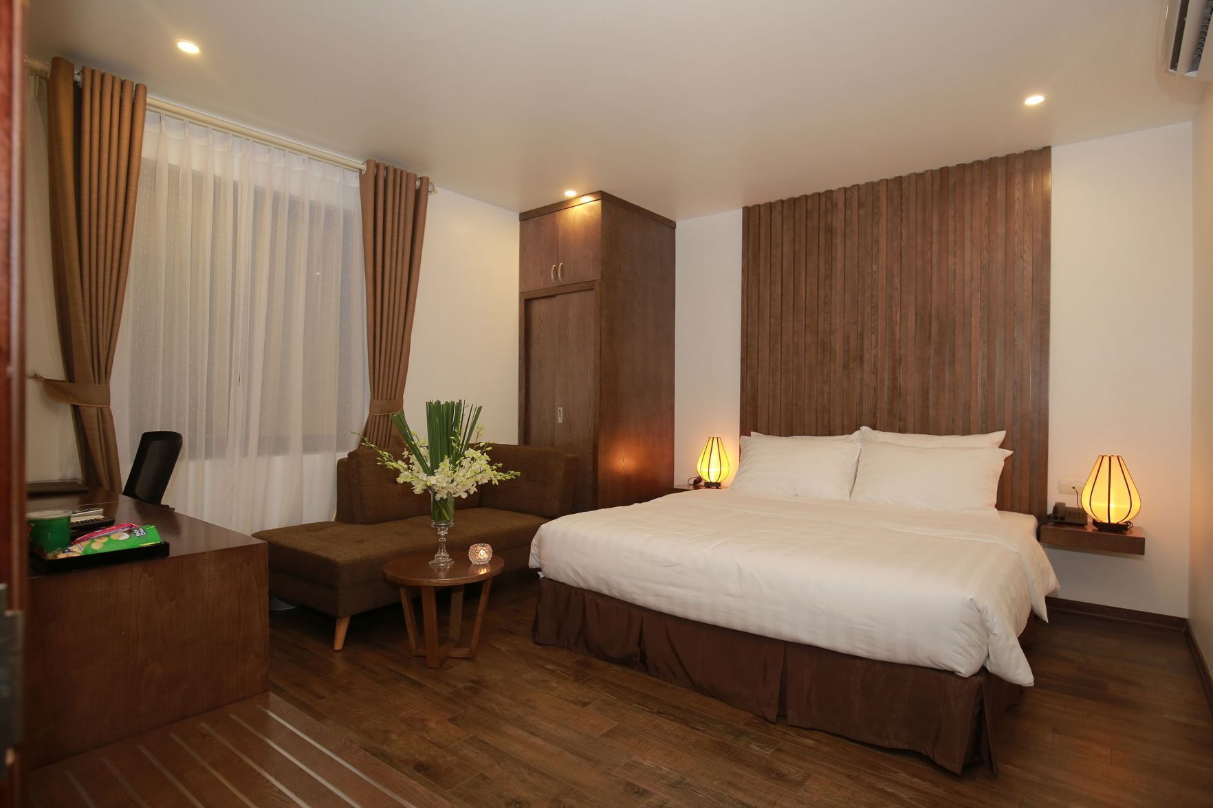 Minibar, in-room safe, desk, soundproofing