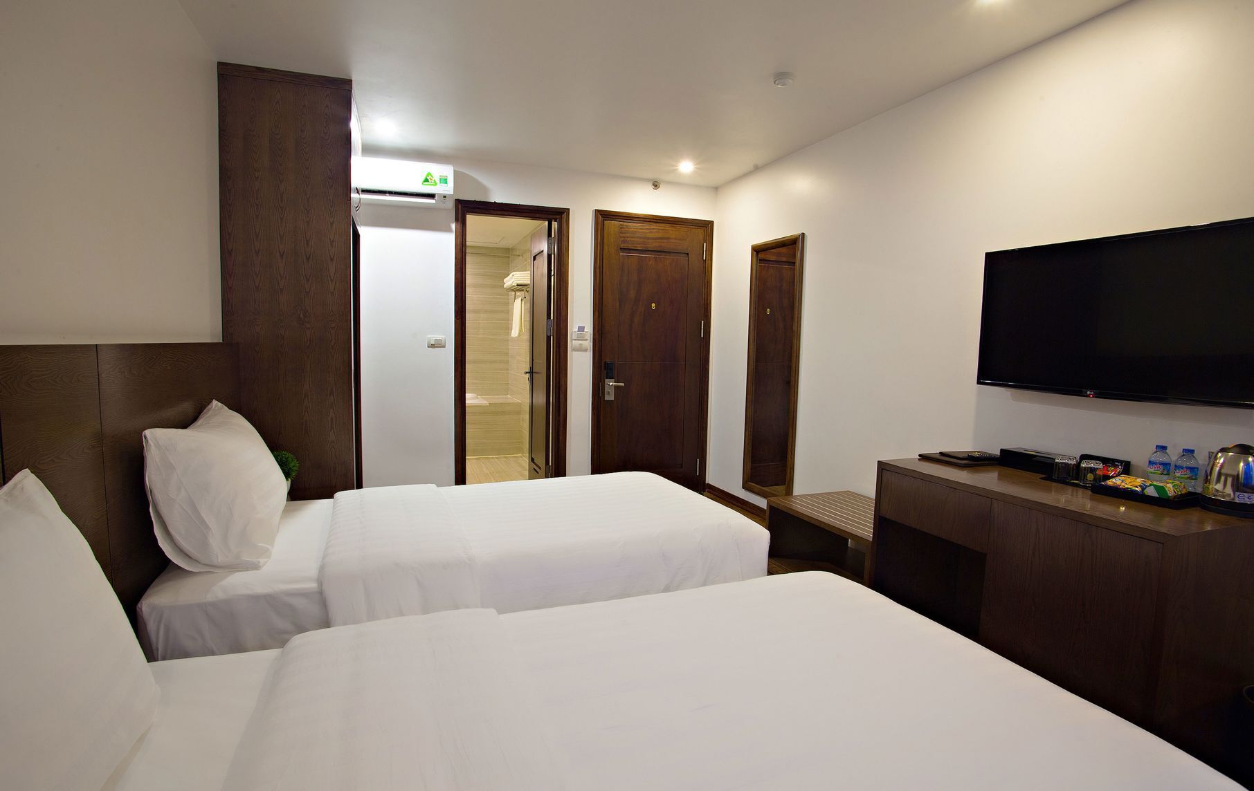 Minibar, in-room safe, desk, soundproofing