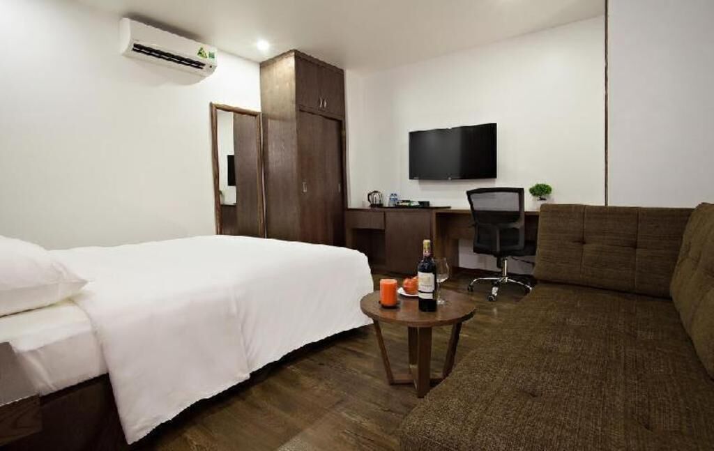 Minibar, in-room safe, desk, soundproofing