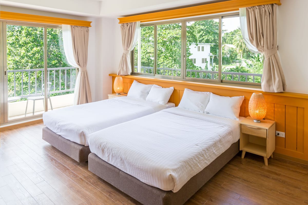 Phòng | Bộ đồ giường cao cấp, chăn bông, két bảo mật tại phòng, bàn 