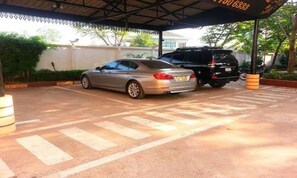 Free self parking - Sengphachanh Hotel 2 (Vientiane)
