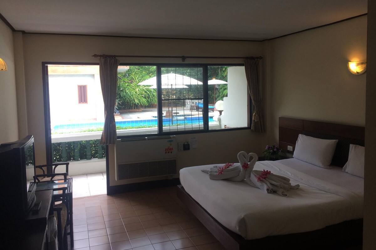 In-room safe, individually decorated, blackout drapes, soundproofing