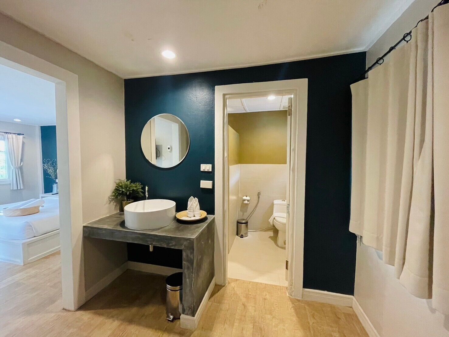 gardenside villa | bathroom | shower, rainfall showerhead, free toiletries, hair dryer