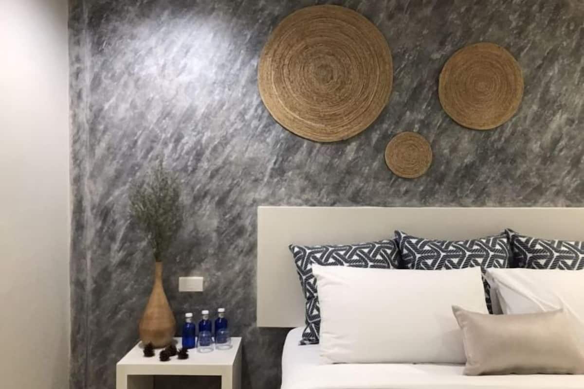 1 bedroom, in-room safe, individually decorated, blackout curtains