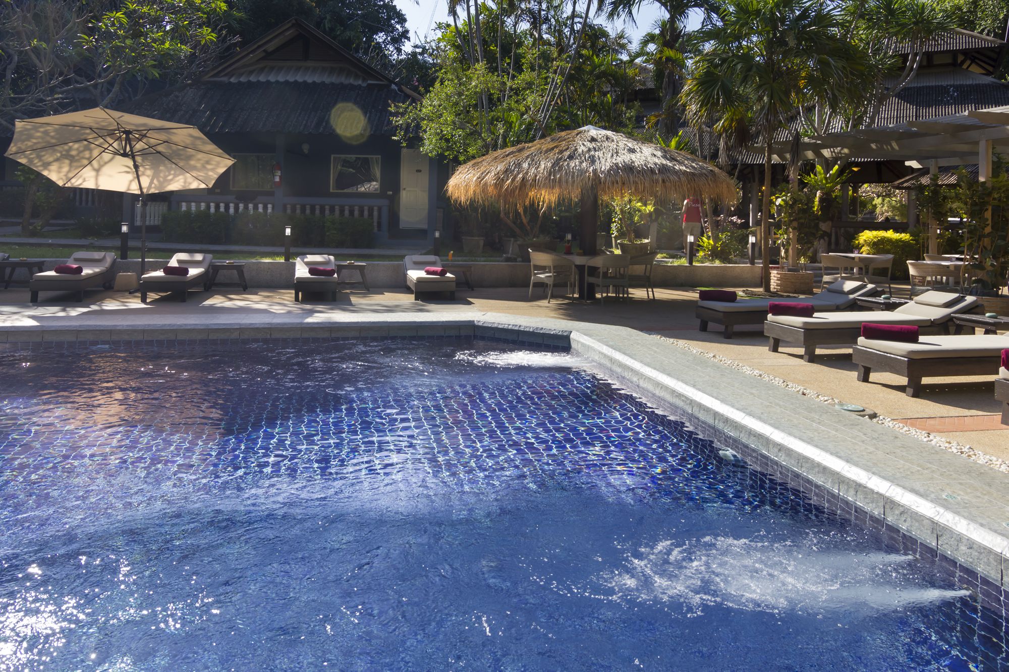 outdoor pool, pool loungers