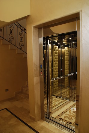 Nội thất lối vào
