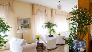 Lobby sitting area - Hotel Beatrice d'Este (Este)