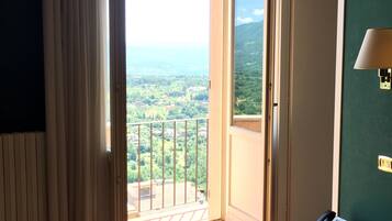 Double Room | In-room safe, desk, blackout curtains, free cots/infant beds