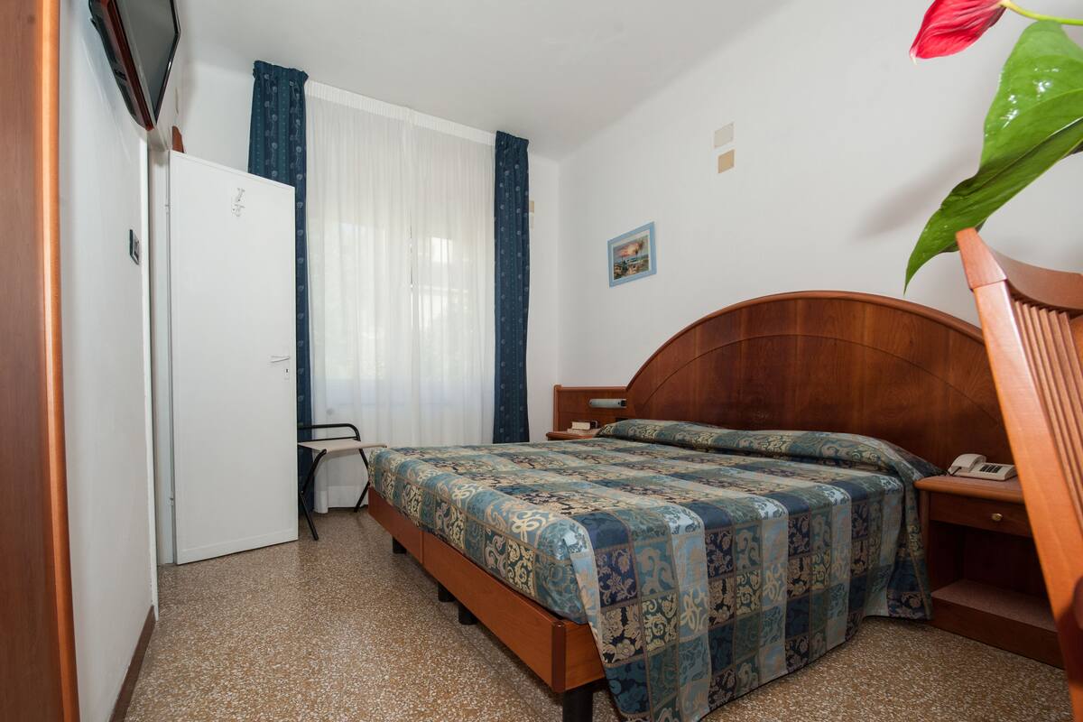 Double or Twin Room | In-room safe, desk, free WiFi
